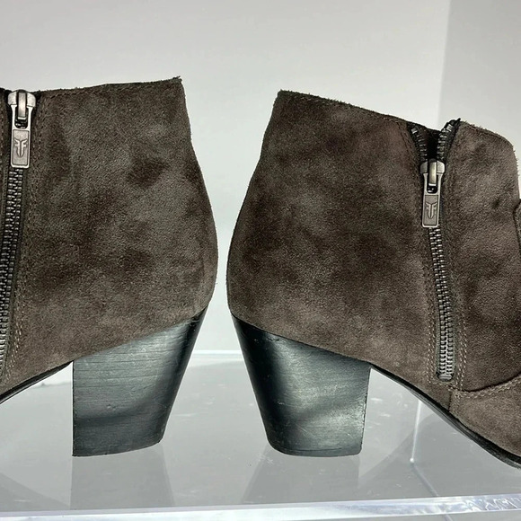 Frye Jennifer Taupe Suede Western Pointed Toe Ankle Booties Sz 10 Side Zipper - Picture 8 of 16